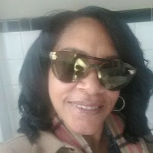 Meet your Posher, Debra